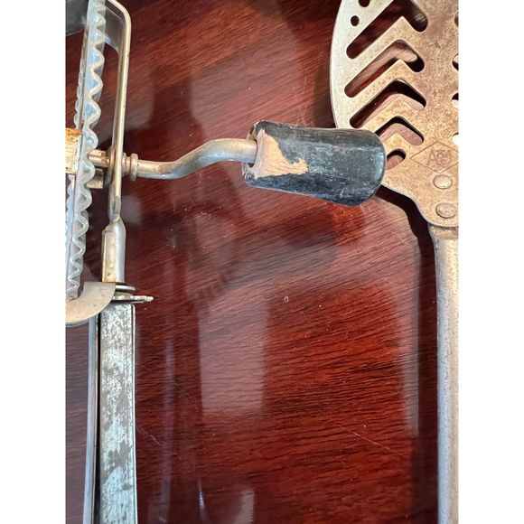 Primitive Kitchen Utensils Carving Set Potato Masher Cracker Tray 12 Pieces - Picture 10 of 11